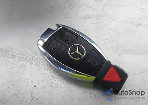 2016 Mercedes-Benz C 300 4Matic из США, поврежденный, VIN 55SWF4KB0GU137738